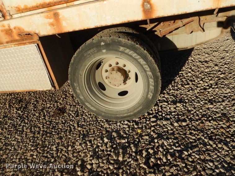 image for item HU9875 2006 Ford F450 Super Duty  flatbed truck