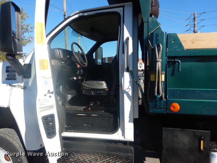 image for item HV9607 2007 GMC C5500  dump truck