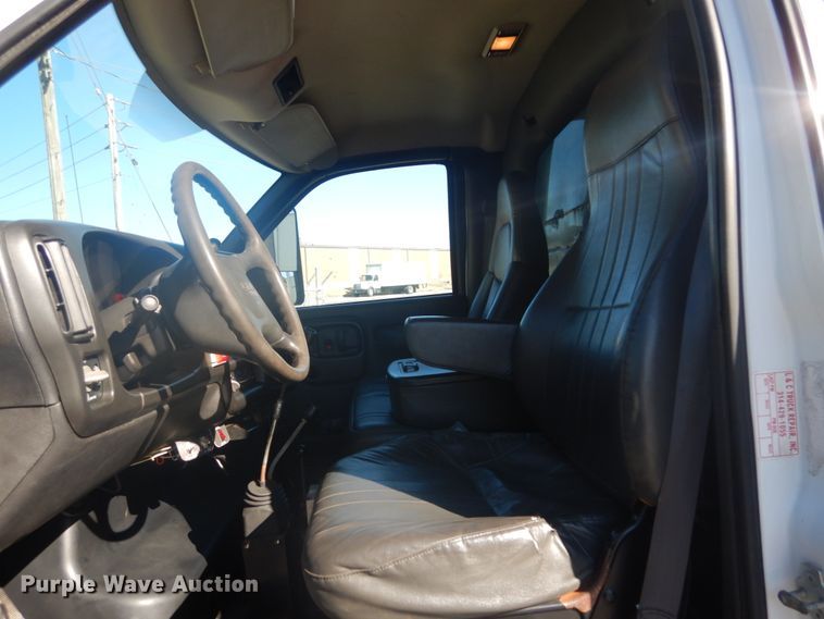 image for item HV9607 2007 GMC C5500  dump truck