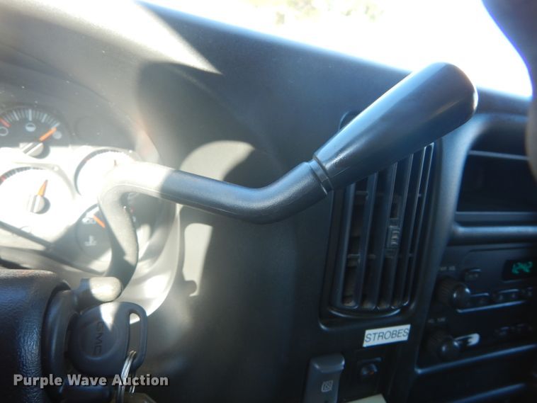 image for item HV9607 2007 GMC C5500  dump truck