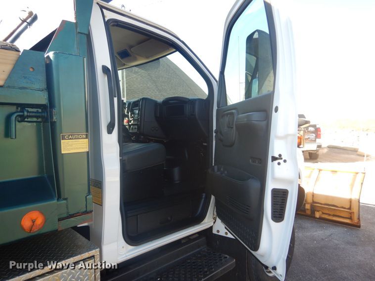 image for item HV9607 2007 GMC C5500  dump truck