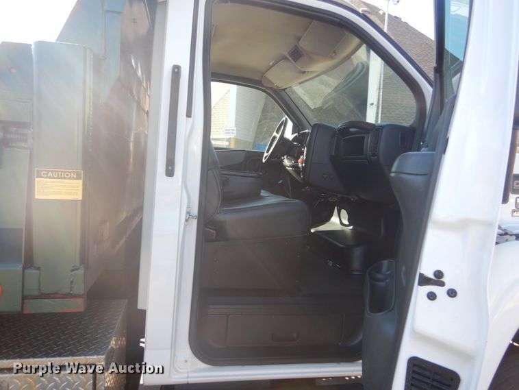 image for item HV9607 2007 GMC C5500  dump truck