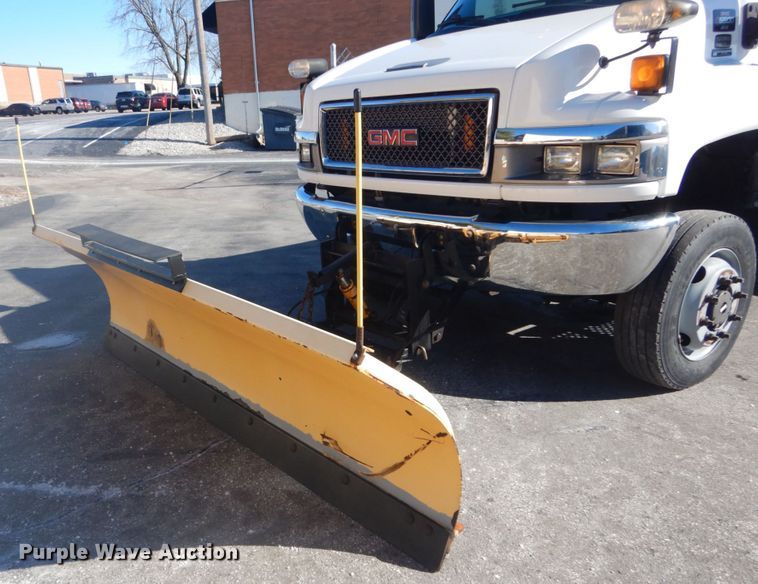 image for item HV9607 2007 GMC C5500  dump truck