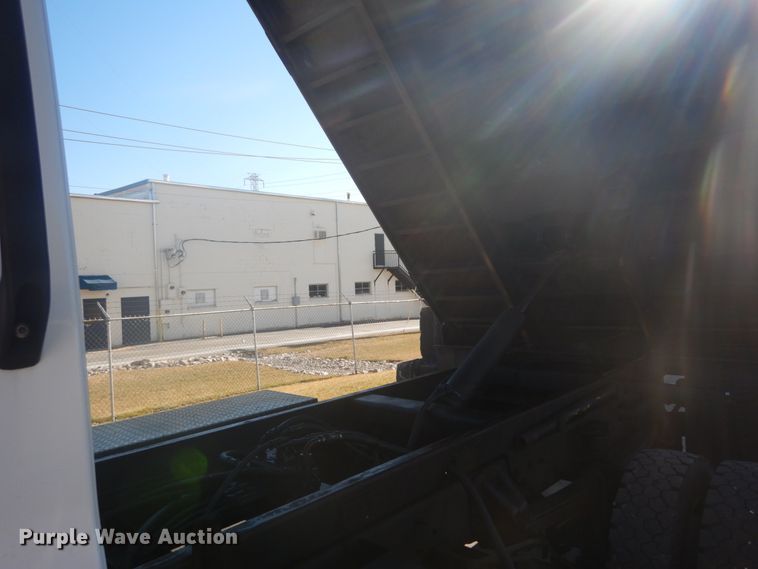 image for item HV9607 2007 GMC C5500  dump truck