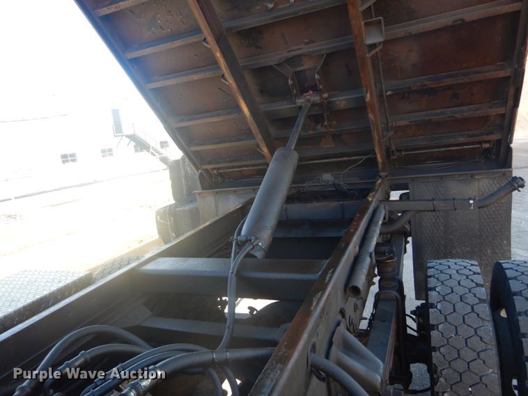 image for item HV9607 2007 GMC C5500  dump truck