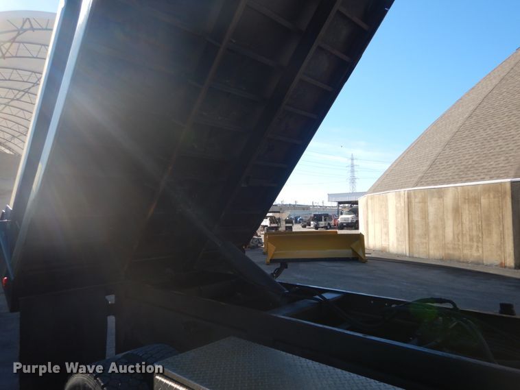 image for item HV9607 2007 GMC C5500  dump truck