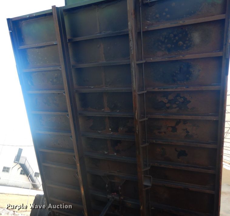 image for item HV9607 2007 GMC C5500  dump truck