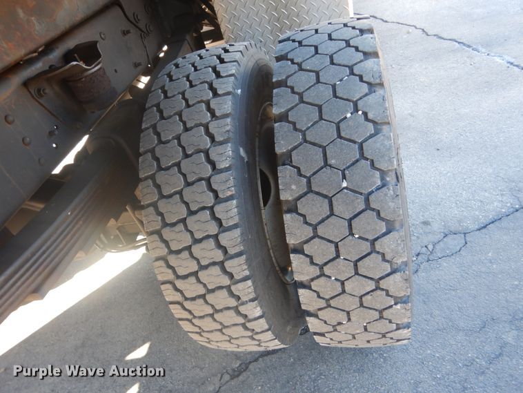 image for item HV9607 2007 GMC C5500  dump truck