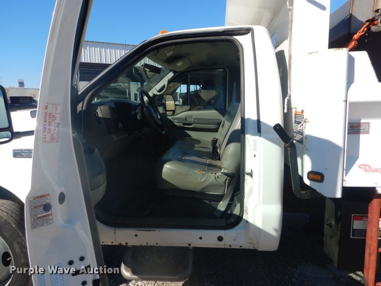 image for item HV9608 2002 Ford F550  dump truck