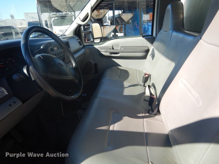 image for item HV9608 2002 Ford F550  dump truck