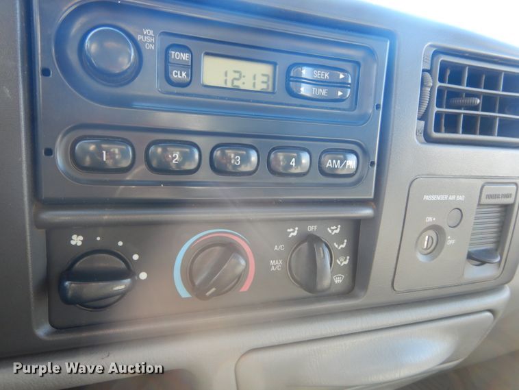 image for item HV9608 2002 Ford F550  dump truck