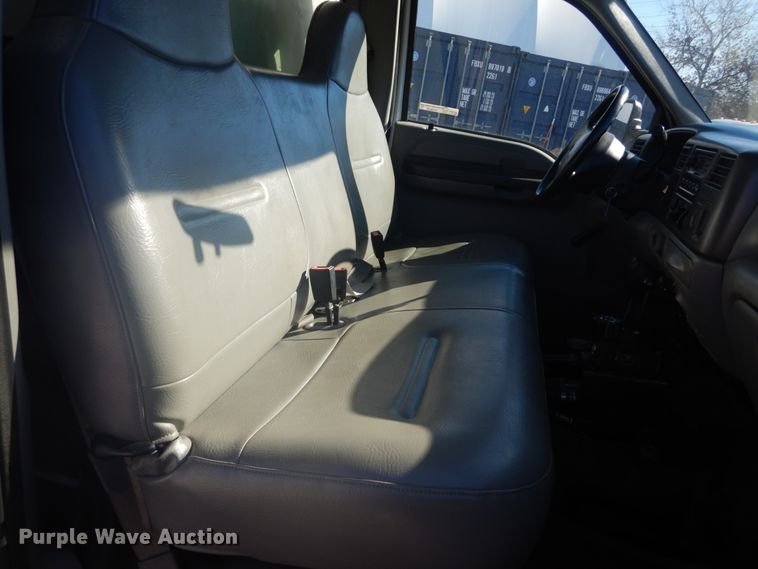 image for item HV9608 2002 Ford F550  dump truck