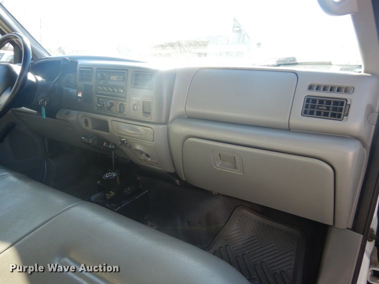 image for item HV9608 2002 Ford F550  dump truck