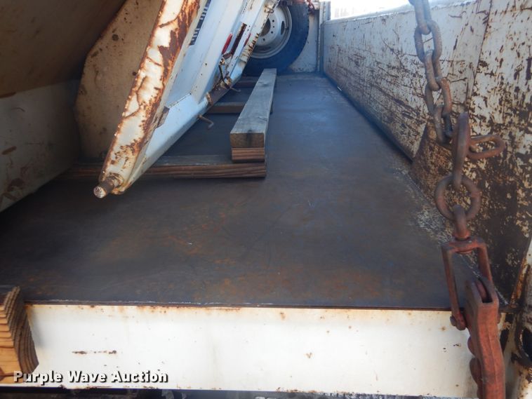 image for item HV9608 2002 Ford F550  dump truck