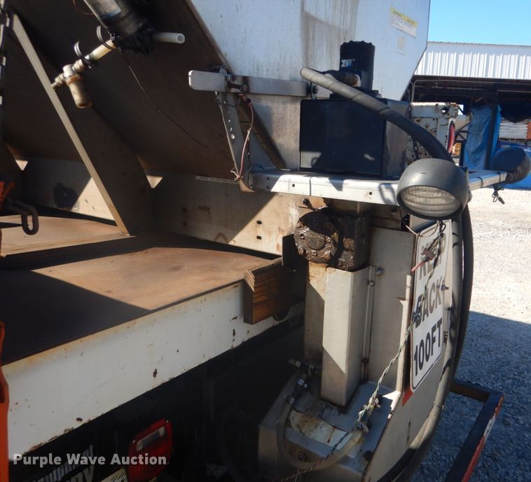 image for item HV9608 2002 Ford F550  dump truck