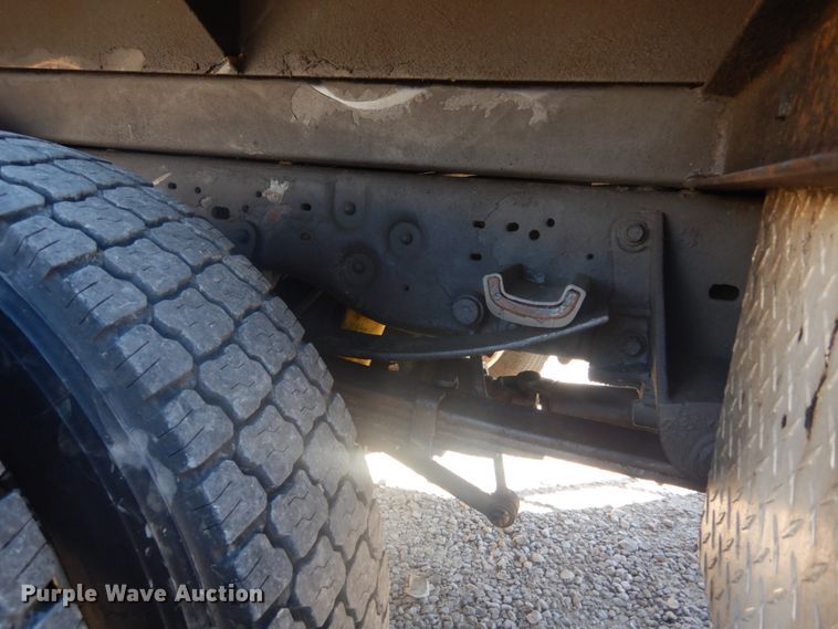 image for item HV9608 2002 Ford F550  dump truck