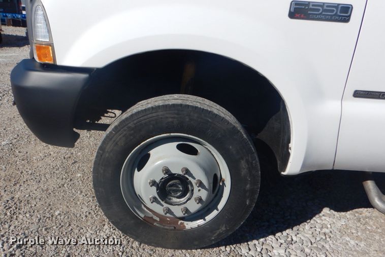 image for item HV9608 2002 Ford F550  dump truck