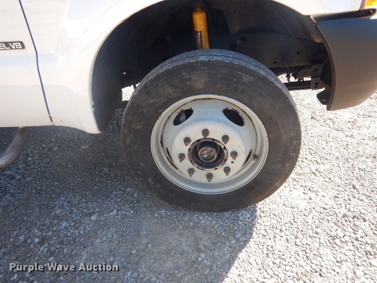 image for item HV9608 2002 Ford F550  dump truck