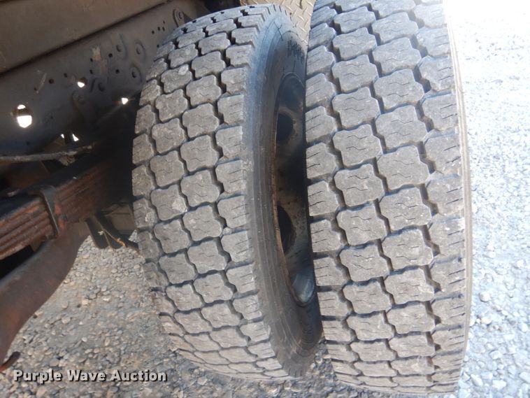 image for item HV9608 2002 Ford F550  dump truck