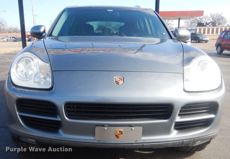 image for item HW9772 2006 Porsche Cayenne S  SUV