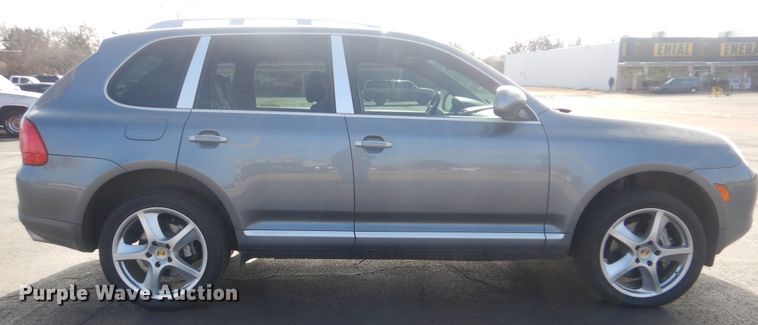 image for item HW9772 2006 Porsche Cayenne S  SUV