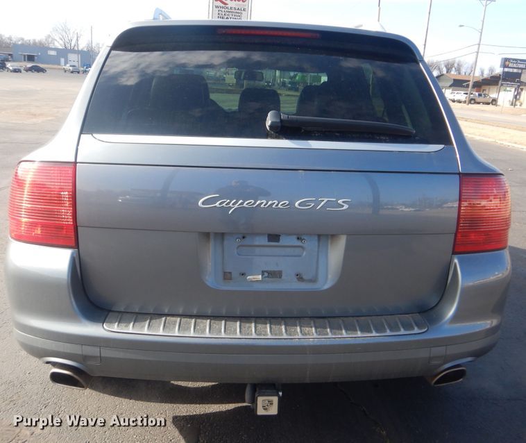 image for item HW9772 2006 Porsche Cayenne S  SUV