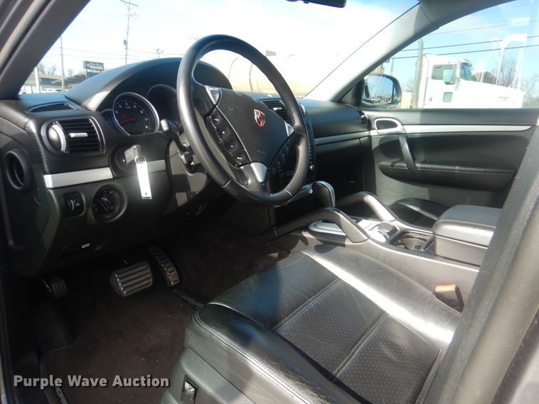 image for item HW9772 2006 Porsche Cayenne S  SUV