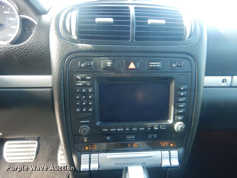 image for item HW9772 2006 Porsche Cayenne S  SUV