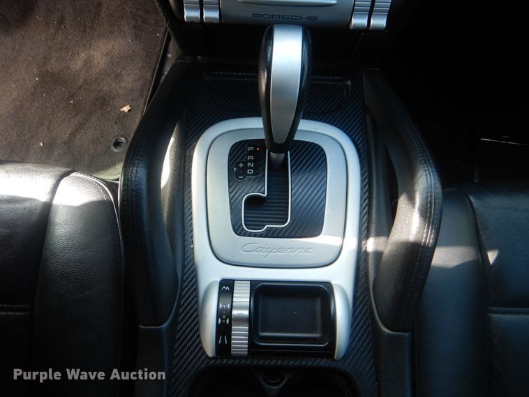 image for item HW9772 2006 Porsche Cayenne S  SUV