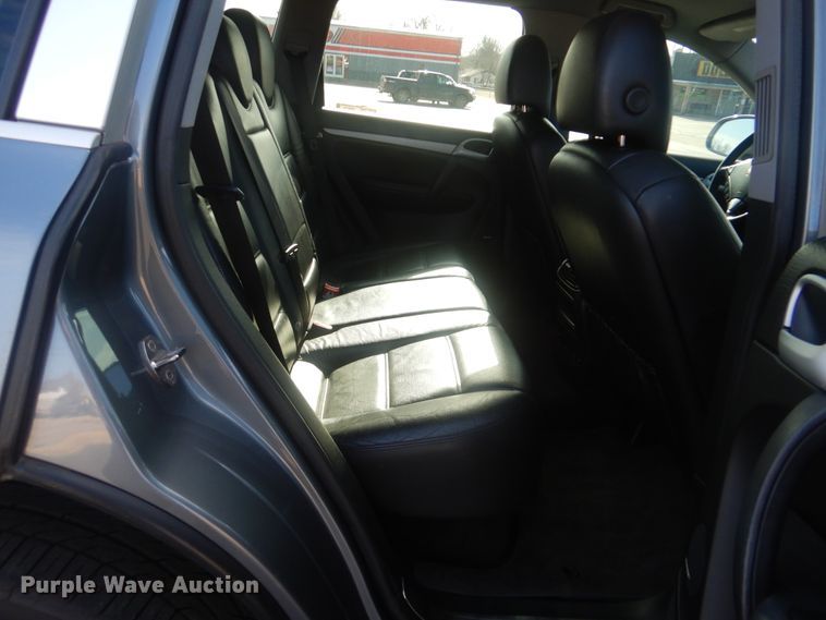 image for item HW9772 2006 Porsche Cayenne S  SUV