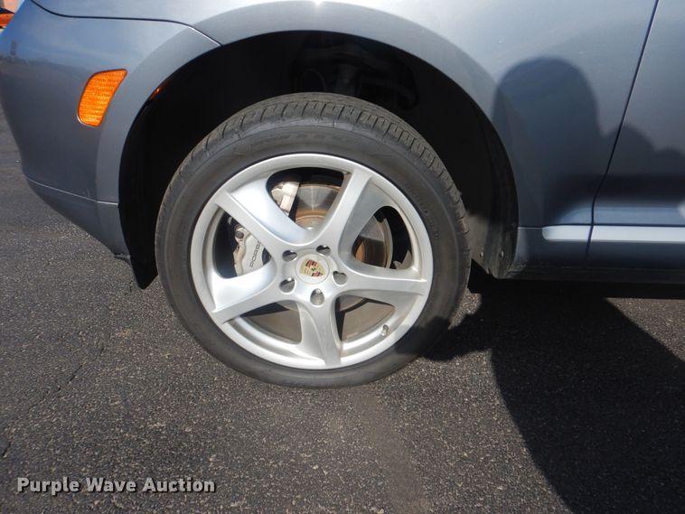 image for item HW9772 2006 Porsche Cayenne S  SUV