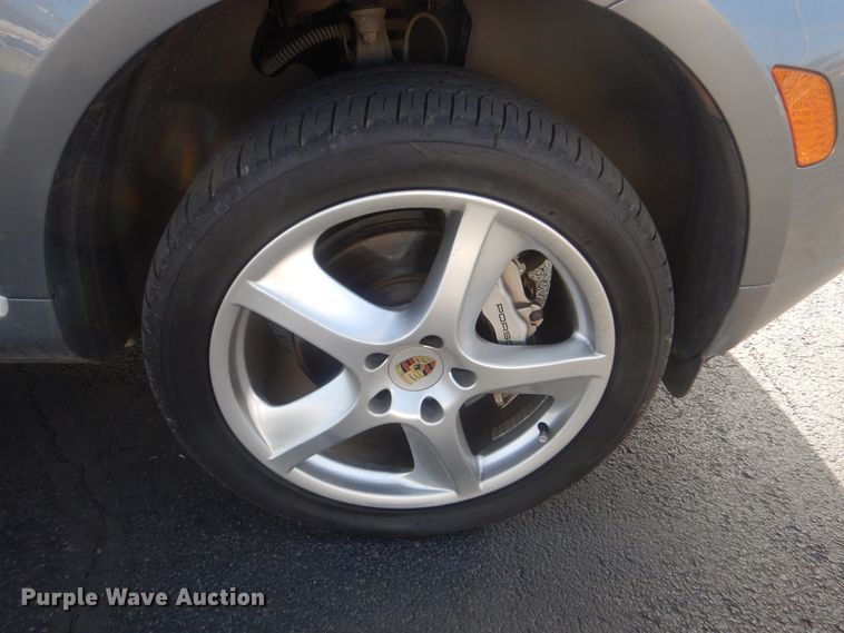 image for item HW9772 2006 Porsche Cayenne S  SUV