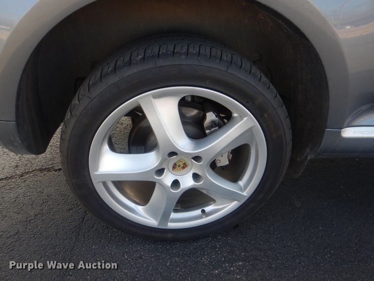 image for item HW9772 2006 Porsche Cayenne S  SUV