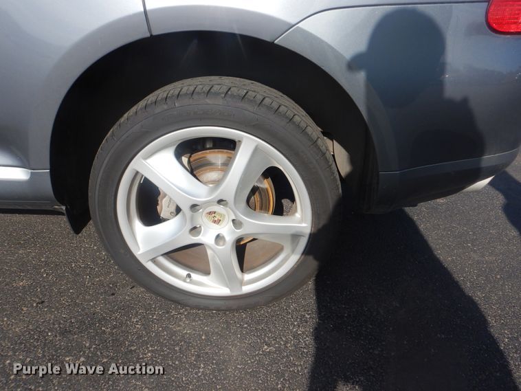 image for item HW9772 2006 Porsche Cayenne S  SUV