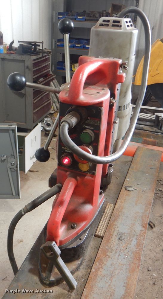 image for item HW9802 Milwaukee 4203  electromagnetic drill press
