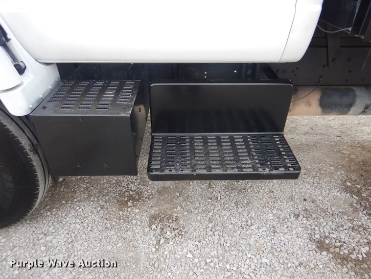 image for item HX9093 1999 Chevrolet C7500  hydroseeder truck