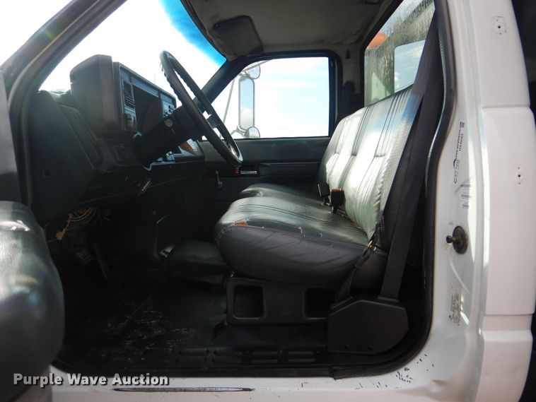 image for item HX9093 1999 Chevrolet C7500  hydroseeder truck