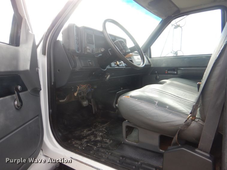 image for item HX9093 1999 Chevrolet C7500  hydroseeder truck