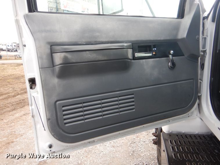 image for item HX9093 1999 Chevrolet C7500  hydroseeder truck