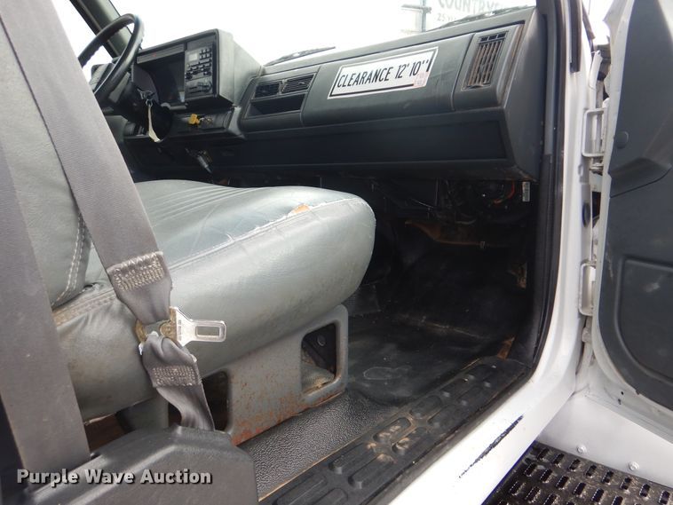 image for item HX9093 1999 Chevrolet C7500  hydroseeder truck