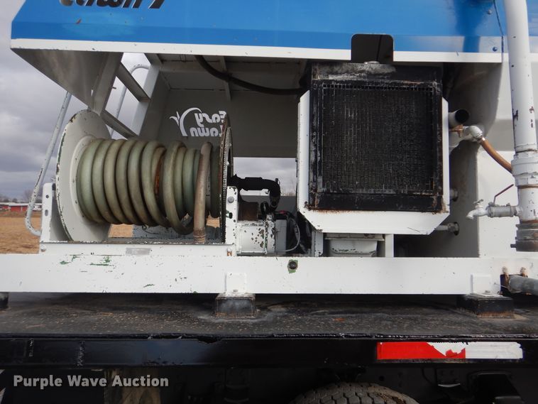 image for item HX9093 1999 Chevrolet C7500  hydroseeder truck