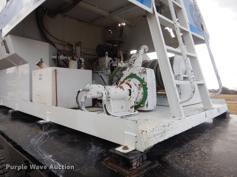 image for item HX9093 1999 Chevrolet C7500  hydroseeder truck