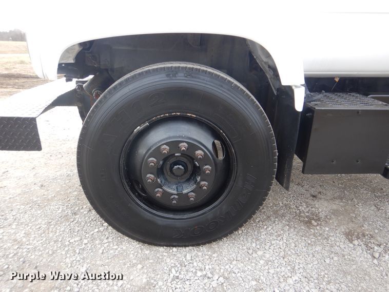 image for item HX9093 1999 Chevrolet C7500  hydroseeder truck