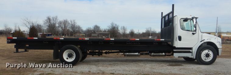 image for item HX9102 2013 Freightliner M2 106  flatbed truck