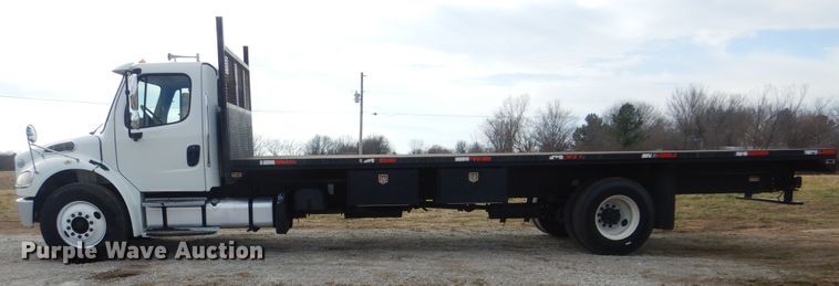 image for item HX9102 2013 Freightliner M2 106  flatbed truck