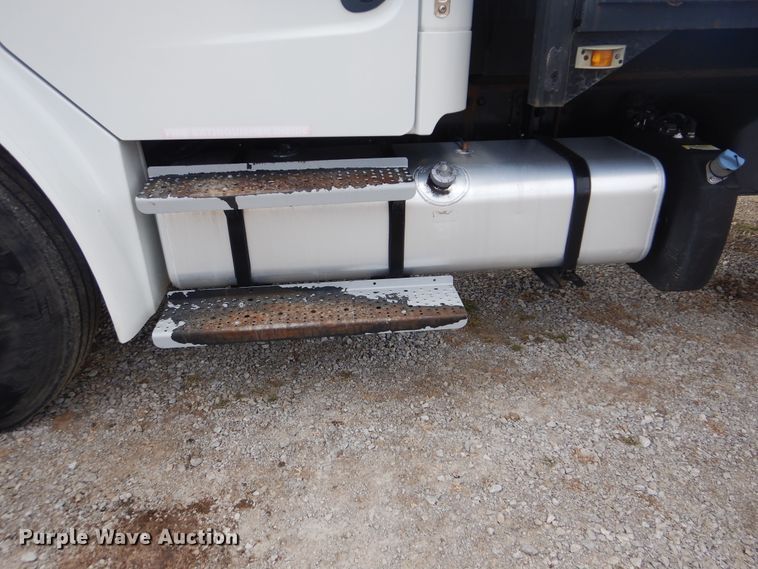 image for item HX9102 2013 Freightliner M2 106  flatbed truck