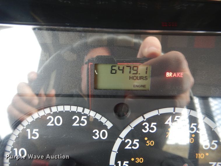 image for item HX9102 2013 Freightliner M2 106  flatbed truck