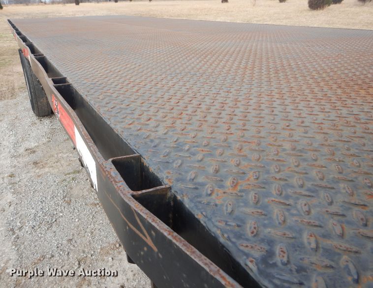 image for item HX9102 2013 Freightliner M2 106  flatbed truck