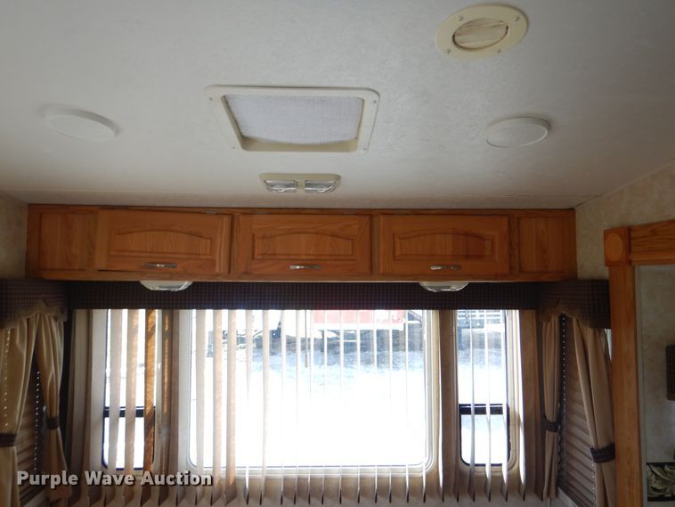 image for item HX9124 2006 Holiday Rambler Savoy LX  camper