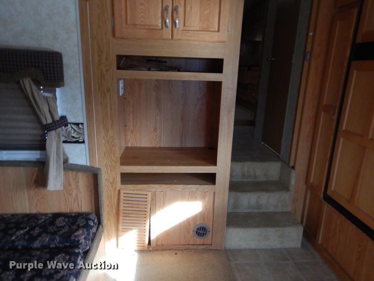 image for item HX9124 2006 Holiday Rambler Savoy LX  camper